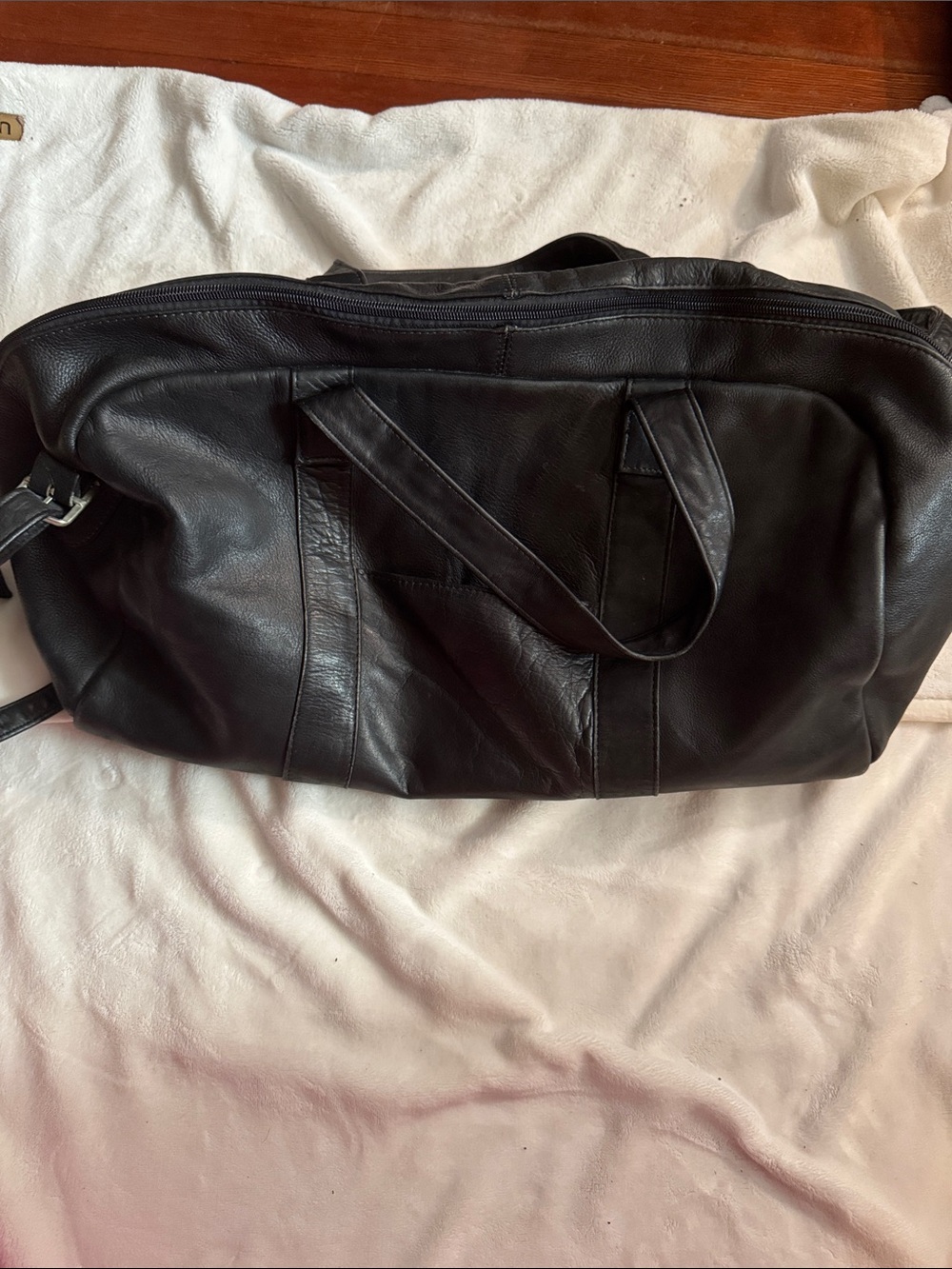 Black Leather Weekender Bag - Classic Men's Travel Tote